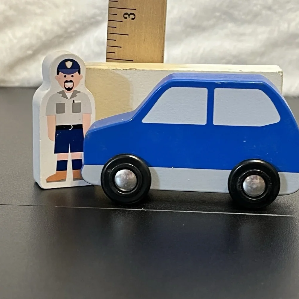 Melissa and Doug Wooden Town Play Set Gas Station Recycling Center Trucks People